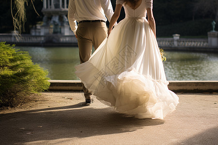 户外拍婚纱照的浪漫夫妻图片