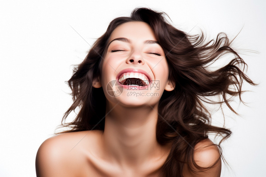 开心微笑的外国女子高清图片下载-正版图片600499256-摄图网