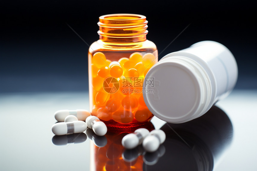 装满药的药瓶高清图片下载-正版图片600501656-摄图网
