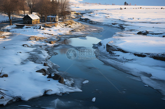 冬季乡村河流的结冰景观图片
