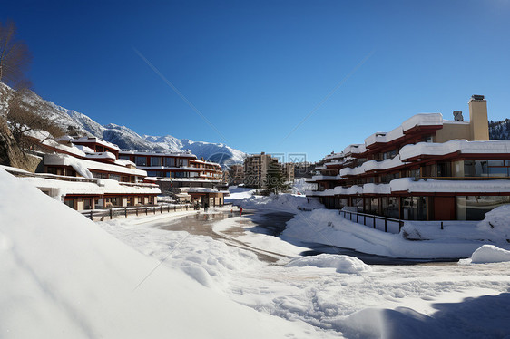 蓝天下的雪山建筑图片