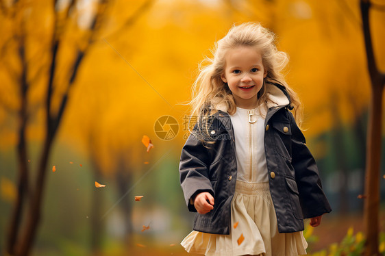 秋季公园里的女孩图片