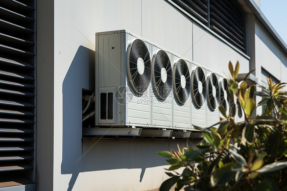 建筑外墙的空调冷却机器图片