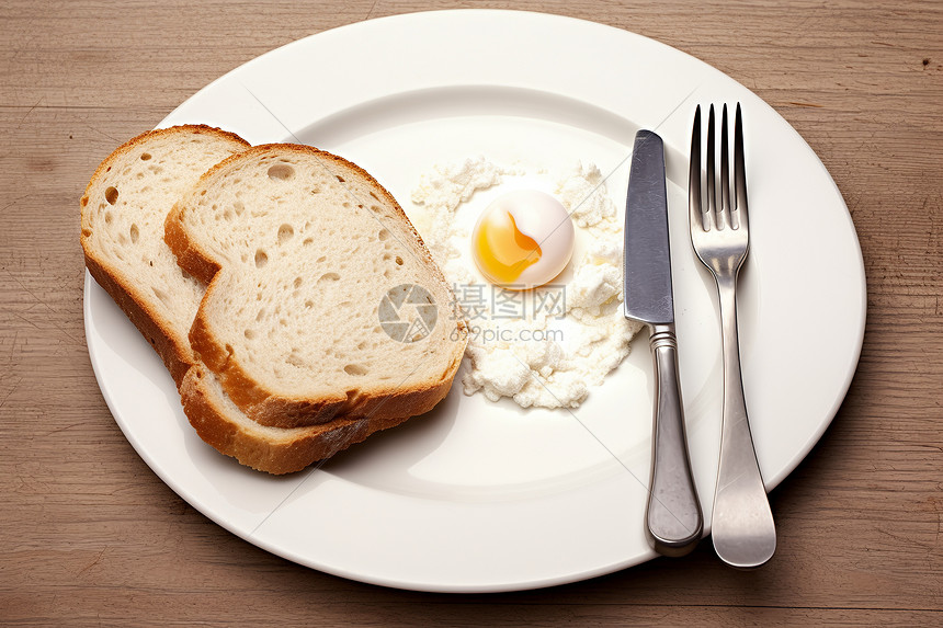 健康的面包片煎蛋早餐图片