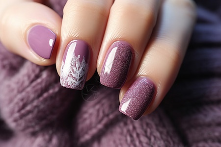 温暖的冬日搭配紫色指甲高清图片