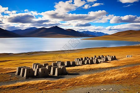 西藏高原湖泊的美丽景观图片