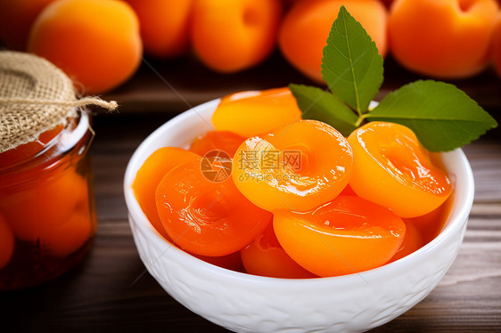 美味的杏子罐头图片