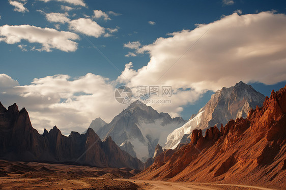 壮丽的山峦图片