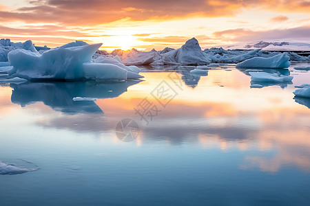 日落时的冰山图片