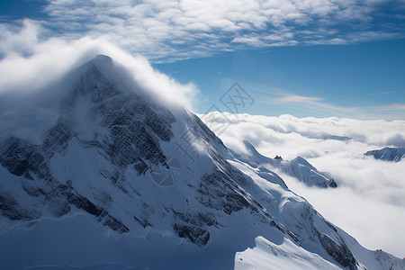 冬季的雪山图片