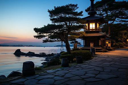 夜晚湖边美景图片