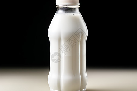 瓶装的牛奶乳制品图片