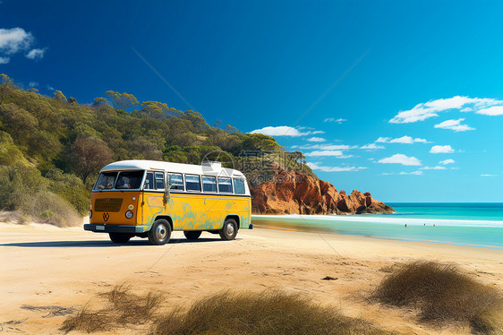 夏季海滩上的巴士图片