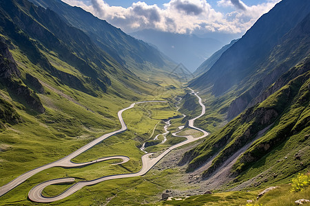 山谷中蜿蜒的道路图片