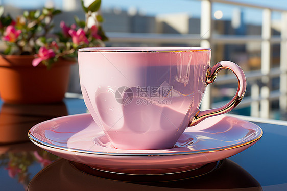 粉红茶的杯碟图片