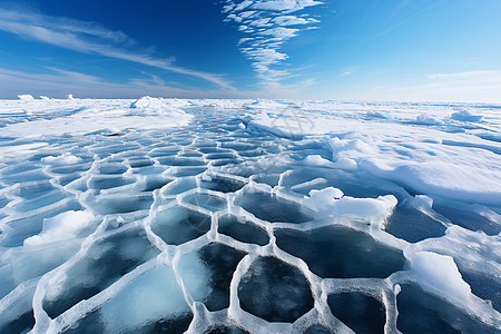 碧蓝天空中的冰块美景图片