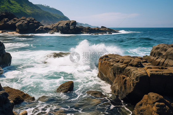 宁静岩岸的海洋景观图片