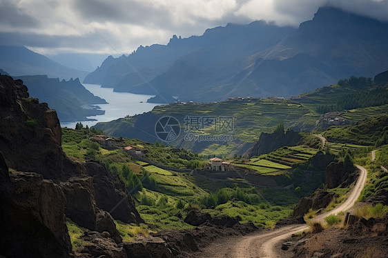 美丽的夏季山谷景观图片