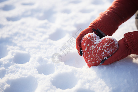 浪漫冬日的爱心图片