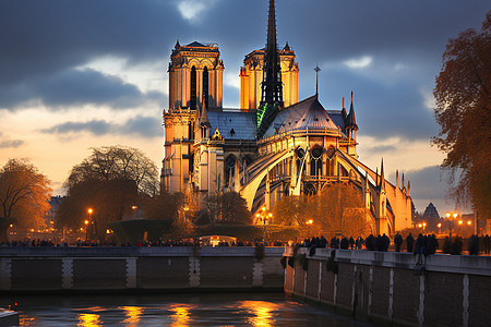 暮色中的巴黎圣母院高清图片