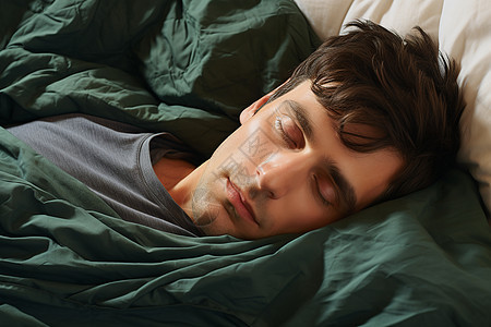 安睡中的男人图片