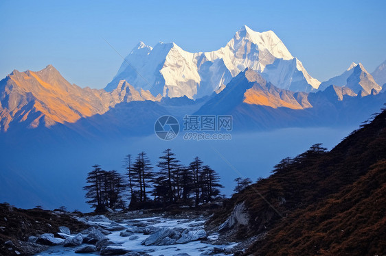 雪山巅峰图片