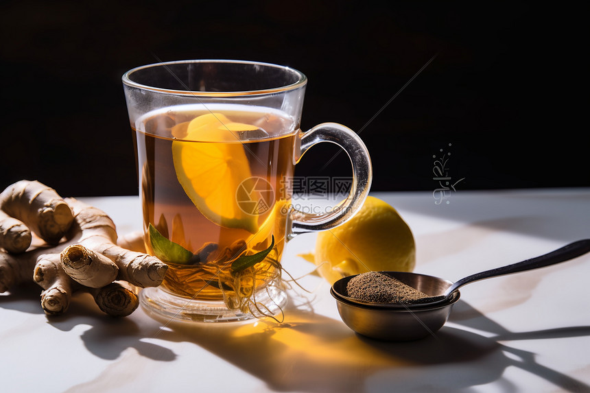 清新的柠檬姜茶图片