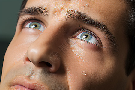 男人眼部护理图片