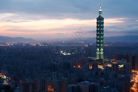 夜晚城市的地标性建筑景观图片