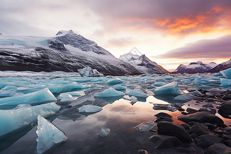 冬季山间冰川的美丽景观图片