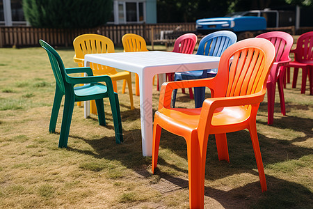 夏日花园明亮的椅子图片