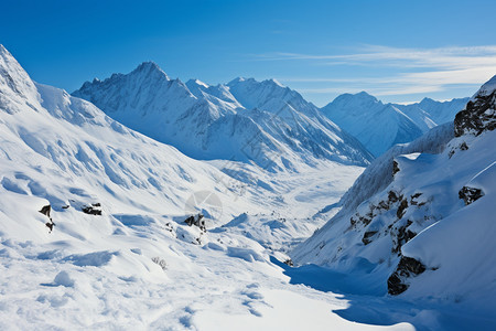 寒冷的雪山图片