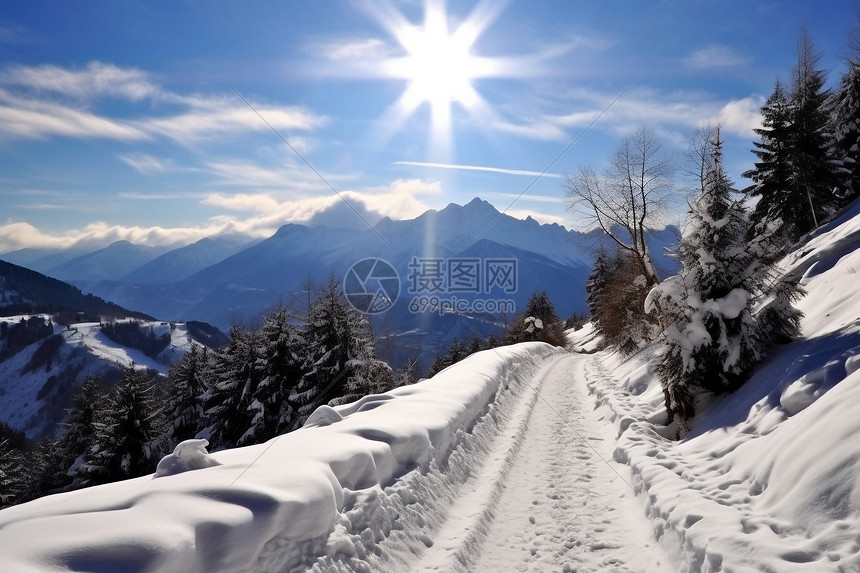 阳光下的白雪山景图片