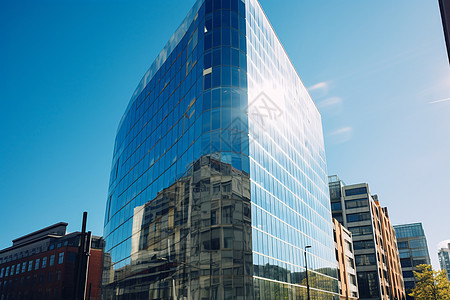 城市的大型玻璃建筑图片