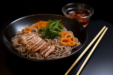 美味的鸡肉荞麦面图片