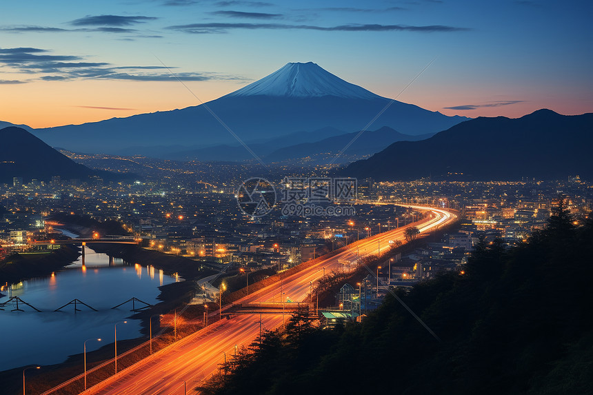 日本富士山的夜景图片