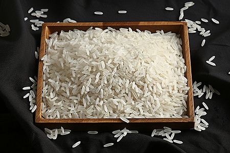 盘子里的白色米粒图片