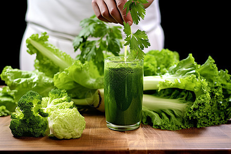 翠绿的青菜汁图片