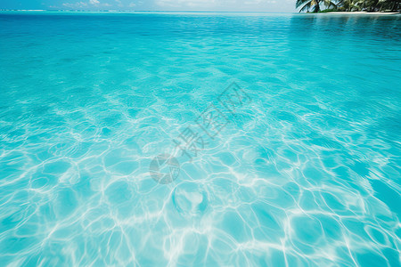 夏季湛蓝平静的海水背景图片