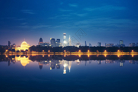 城市里的夜景背景图片