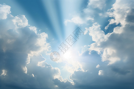 柔和阳光穿透云层背景图片