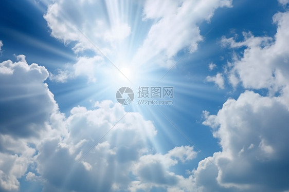 夏日天空中的光束图片