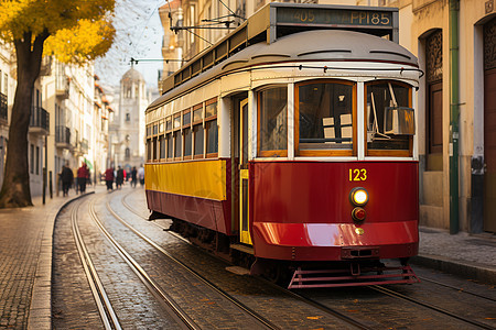 欧洲城市中的红色有轨电车图片