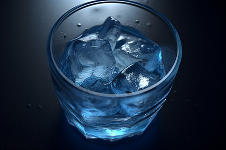 透明玻璃杯中的冰水图片