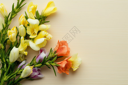 桌面上迷人的花束背景图片