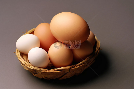 盘子里面美味的鸡蛋食物图片