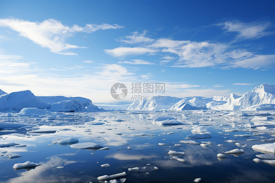 蓝天下融化的冰川图片