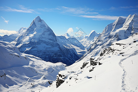 冬日雪山美景图片