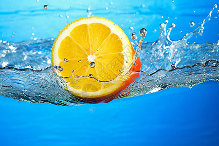 夏日水果水中清新的柠檬背景