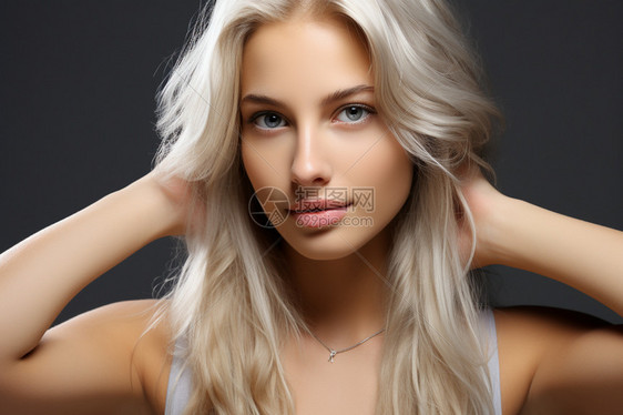 美丽的银发女性图片